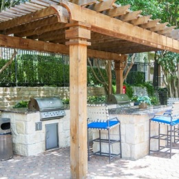 Ignite your culinary passion at our premium outdoor grilling area! 🔥 Our well-equipped station features multiple built-in grills sheltered by a charming pergola. It's the ideal spot to perfect your BBQ skills and enjoy outdoor cooking, even during San Antonio's pleasant winter evenings. Come experience the joy of grilling in a beautifully designed space! Instagram post from @colonnadesa on February 11, 2025 00:00:00am